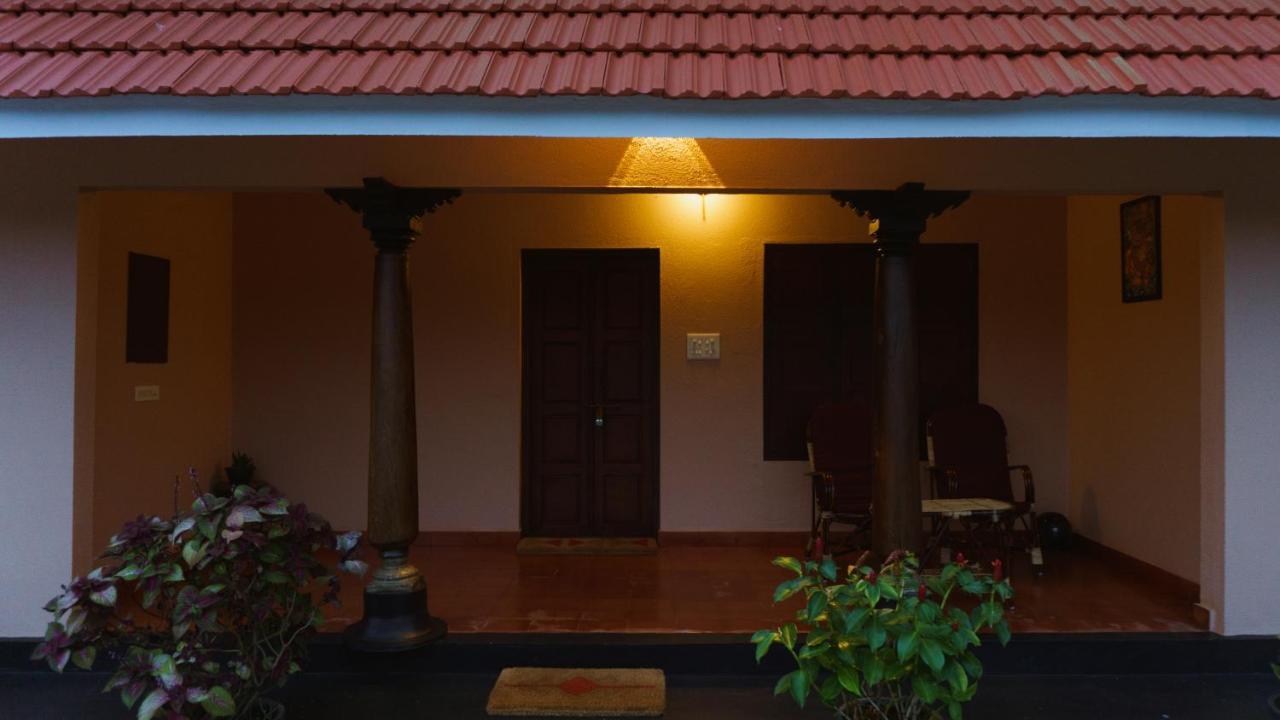 Panmana Canalview Private Cottage Azhikkal Ayiram Thengu מראה חיצוני תמונה