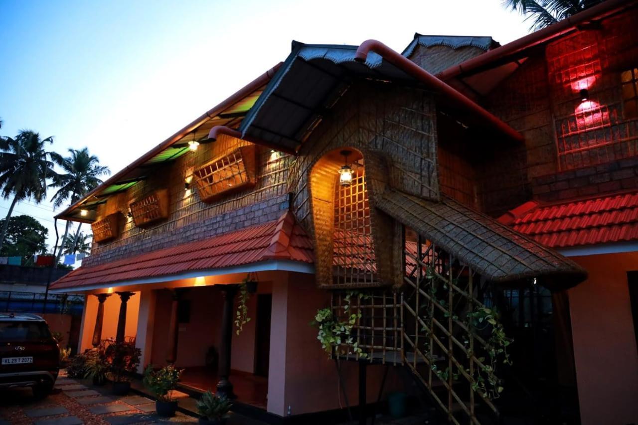 Panmana Canalview Private Cottage Azhikkal Ayiram Thengu מראה חיצוני תמונה
